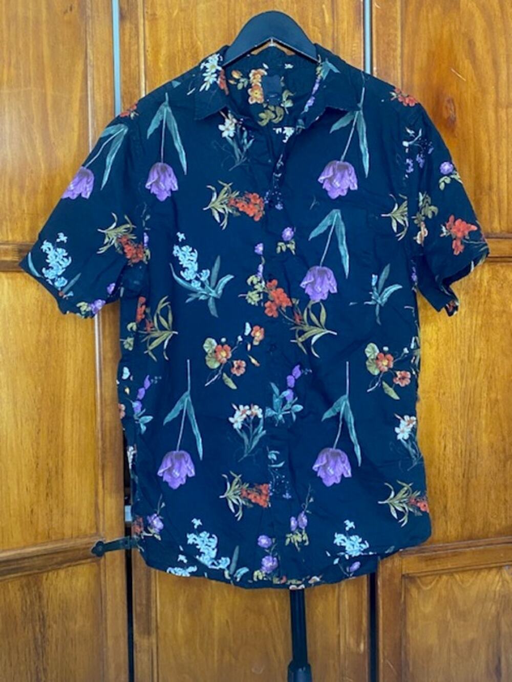 H&M Men's XL Floral Button Down Shirt Black 100% Cotton Short Sleeve